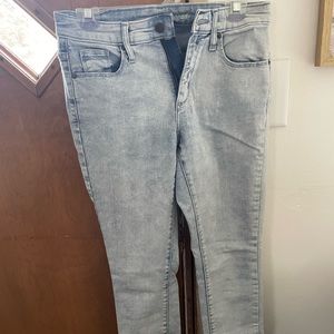 Women’s skinny jeans